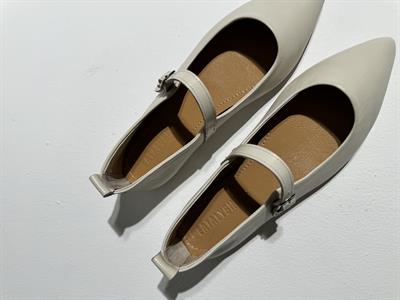 Katie Bej Sivri Burun Deri Yumuşacık Babet 