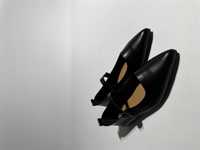 Katie Siyah  Sivri Burun Deri Yumuşacık Babet 