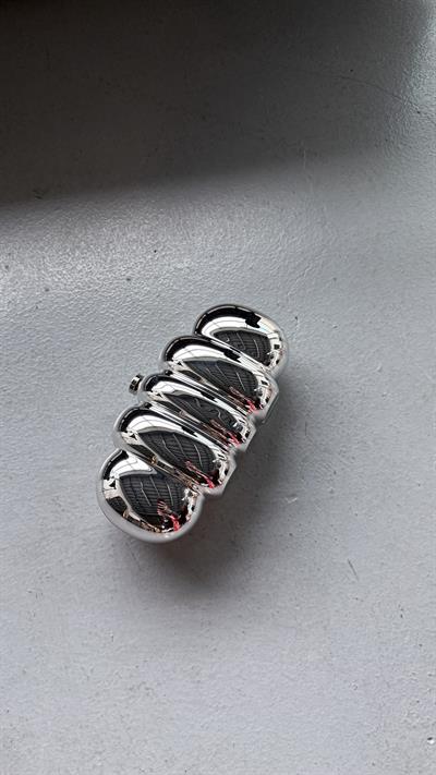 Lunara Metal Clutch