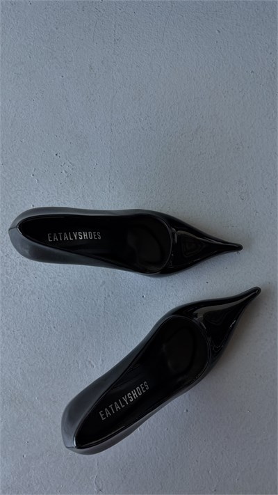 Nera Siyah Rugan Stiletto