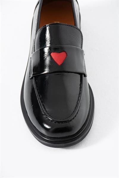 Noir Amour Kalp Detaylı Siyah Rugan Kadın Loafer