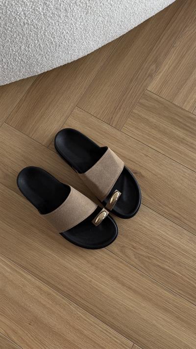 Parmak Arası Yüzük Detaylı Çaprak Bant Terlik Vizon