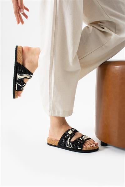 Renkli Taşlı Boncuk İşlemeli Deri Çift Bantlı Terlik