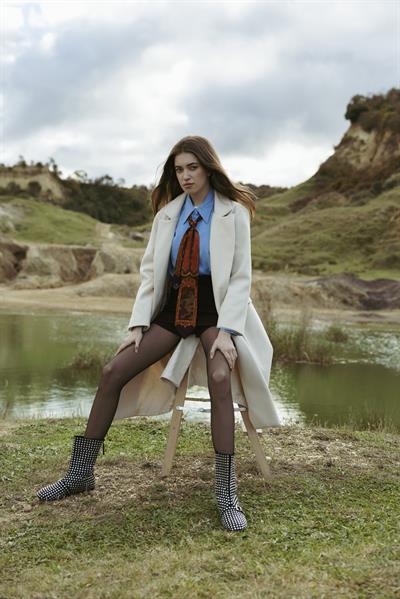 Shila Siyah Taşlı Fermuarlı Bot 