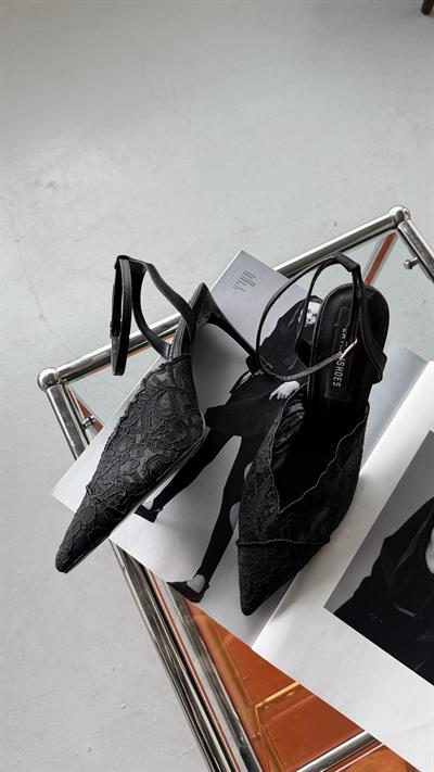 Simsiyah Icon Siyah Dantel Bilekten Bağlı Stiletto