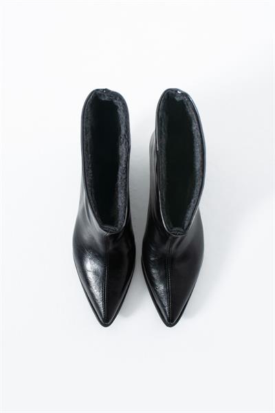 Siyah Cilt Deri Kadın Kısa Topuk Botie