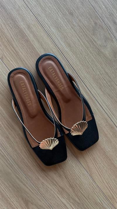 Siyah Cilt Midye Kabuklu Parmak Arası Düz Terlik