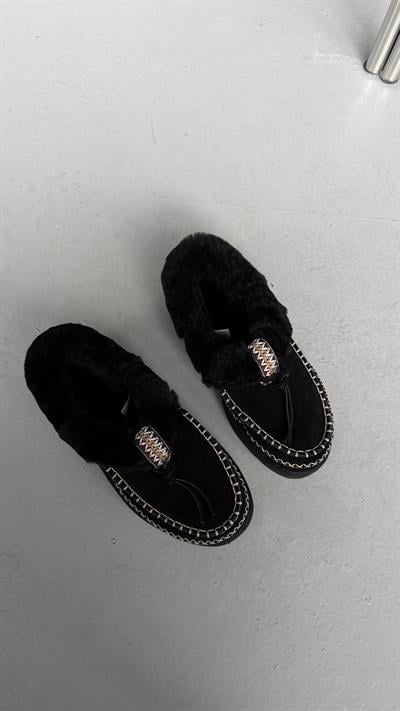 Siyah Hakiki Süet Deri Dikişli Kürklü Kadın Makosen Terlik