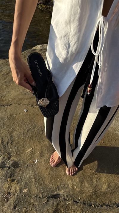 Siyah Hasır Midye Kabuklu Parmak Arası Düz Terlik