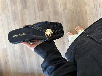 Siyah Hasır Midye Kabuklu Parmak Arası Düz Terlik