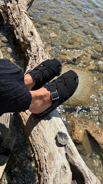 Siyah Süet Sepet Model Tokalı Düz Kadın Terlik