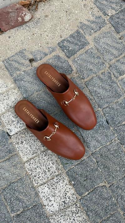 Taba Cilt Tokalı Düz Model Terlik