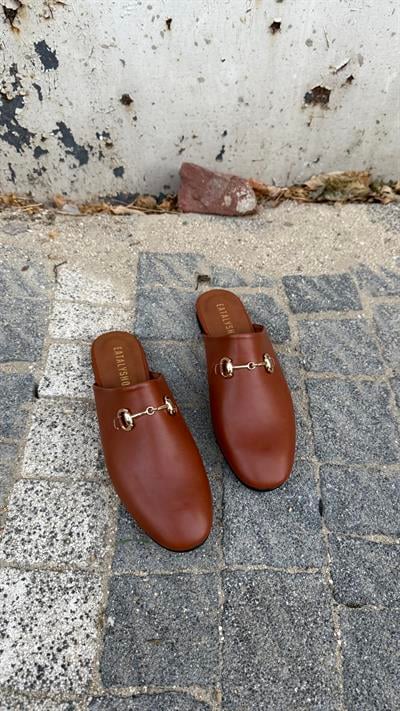 Taba Cilt Tokalı Düz Model Terlik