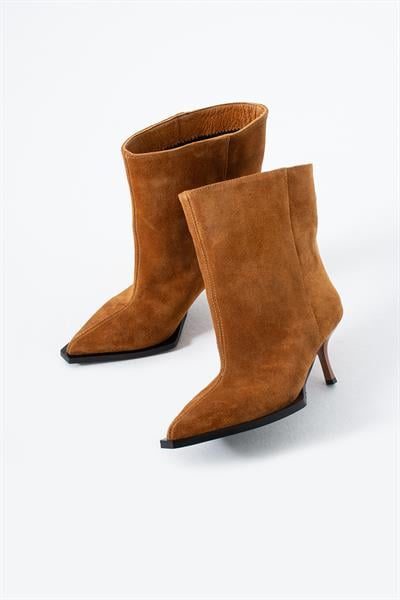 Taba Hakiki Süet Deri Sivri Burun Dikişli Kadın Bot