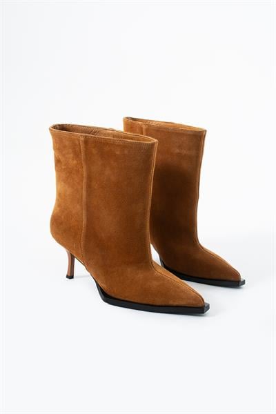 Taba Hakiki Süet Deri Sivri Burun Dikişli Kadın Bot