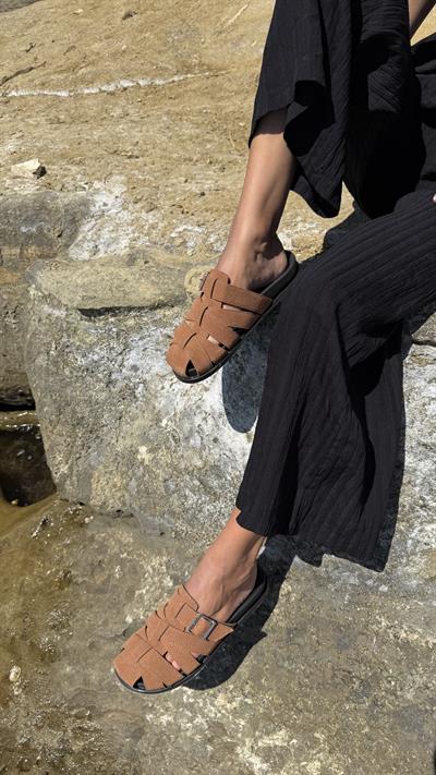 Taba Süet Sepet Model Tokalı Düz Kadın Terlik