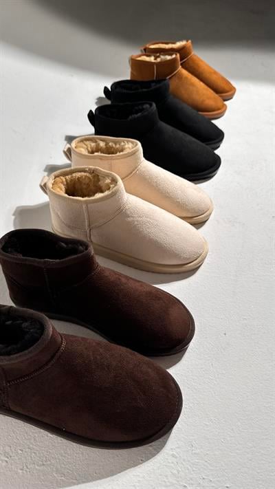 Ultra Mini Siyah Süet İçi Tüylü Düz Taban Bilekte Bot 