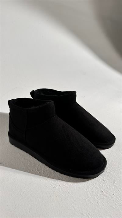 Ultra Mini Siyah Süet İçi Tüylü Düz Taban Bilekte Bot 