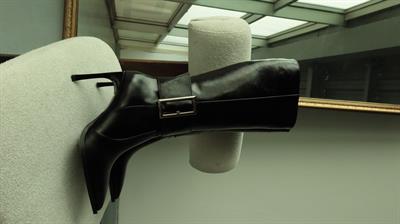 Vera Siyah Cilt Tokalı Topuklu Çizme