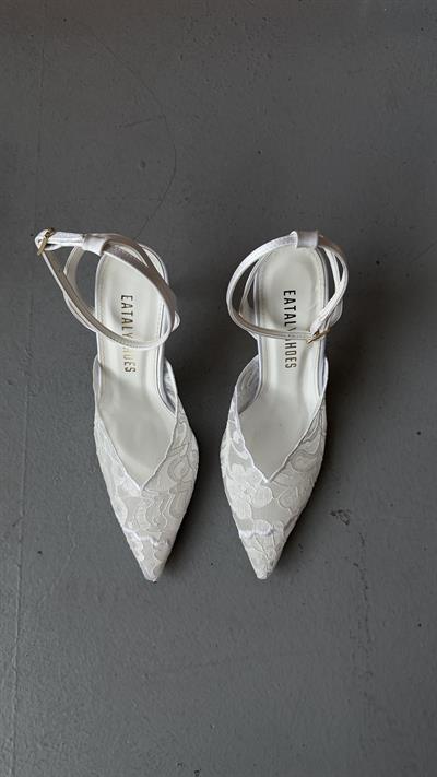 White Icon Bembeyaz Dantel Bilekten Bağlı Stiletto