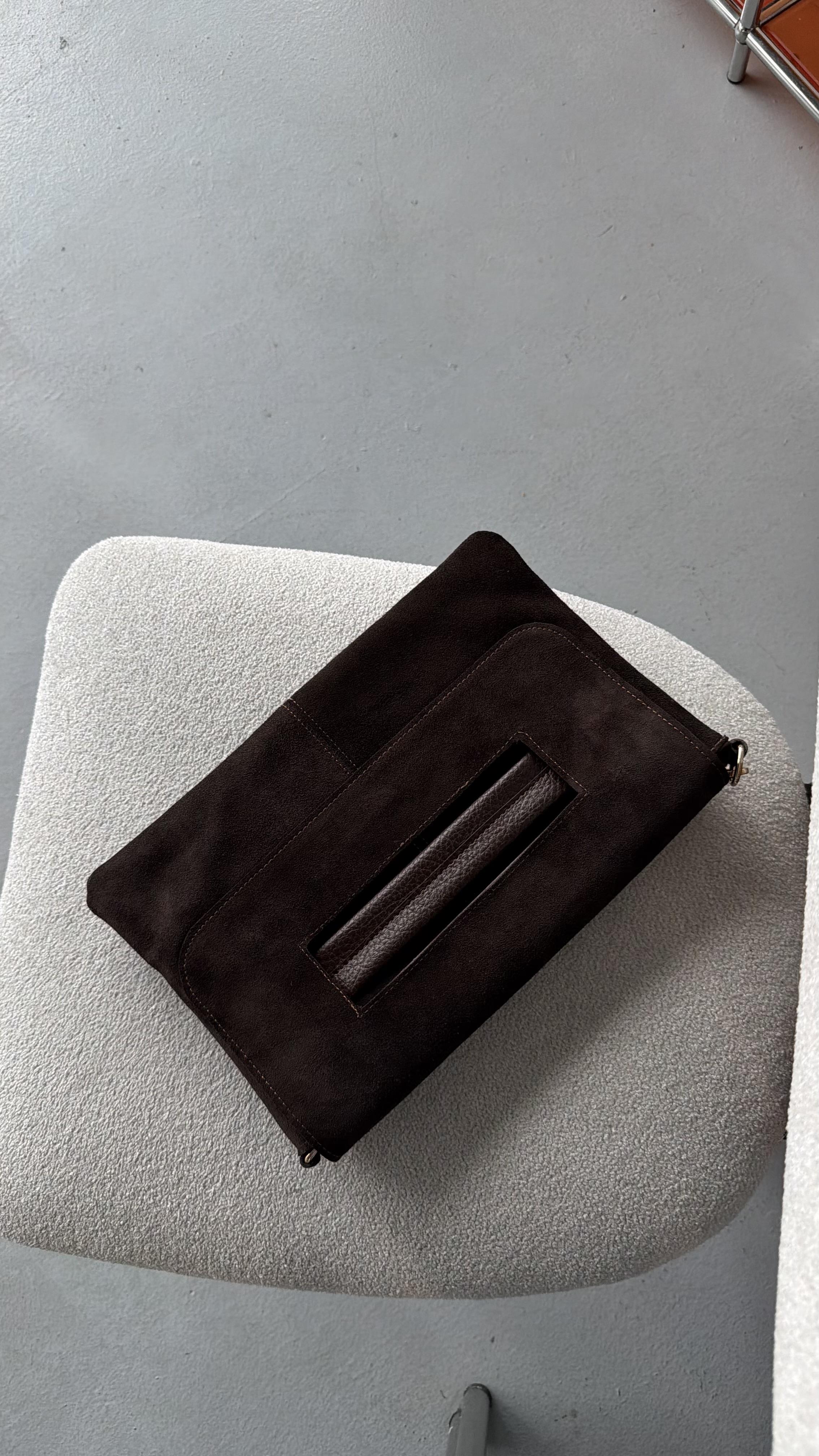 Atelier Mocha – Kahverengi Süet & Deri Clutch Çanta