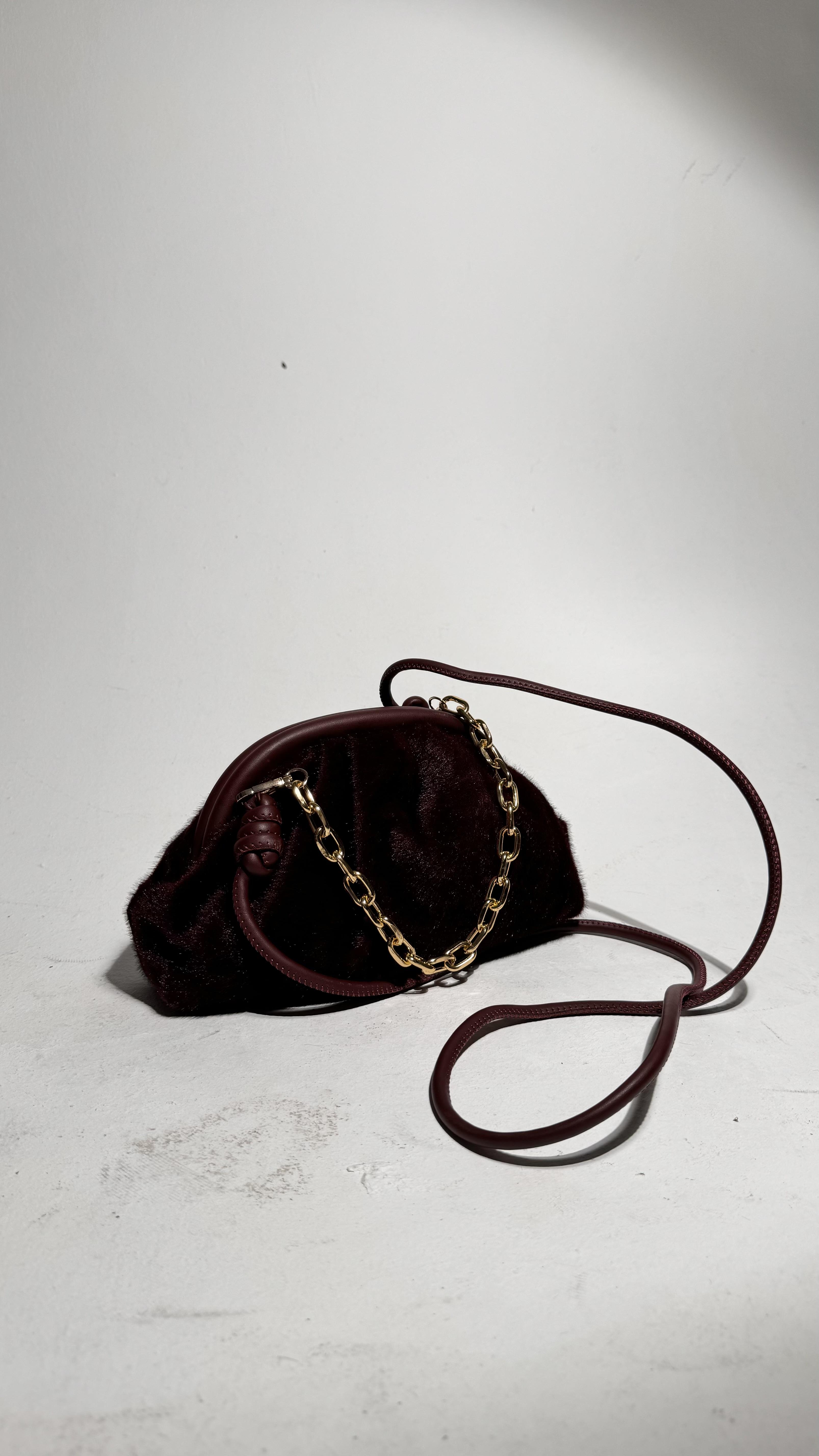 Bordo Kırçıllı Kumaş Kadın Şık Gold Mini Tutma Zincir Detaylı Çanta 