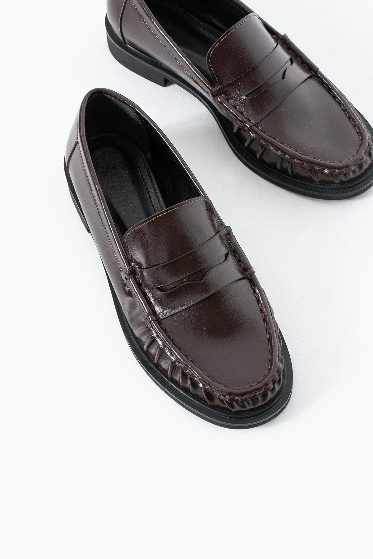 Büzgülü Acıkahve Cilt Makosen Kadın Ayakkabı