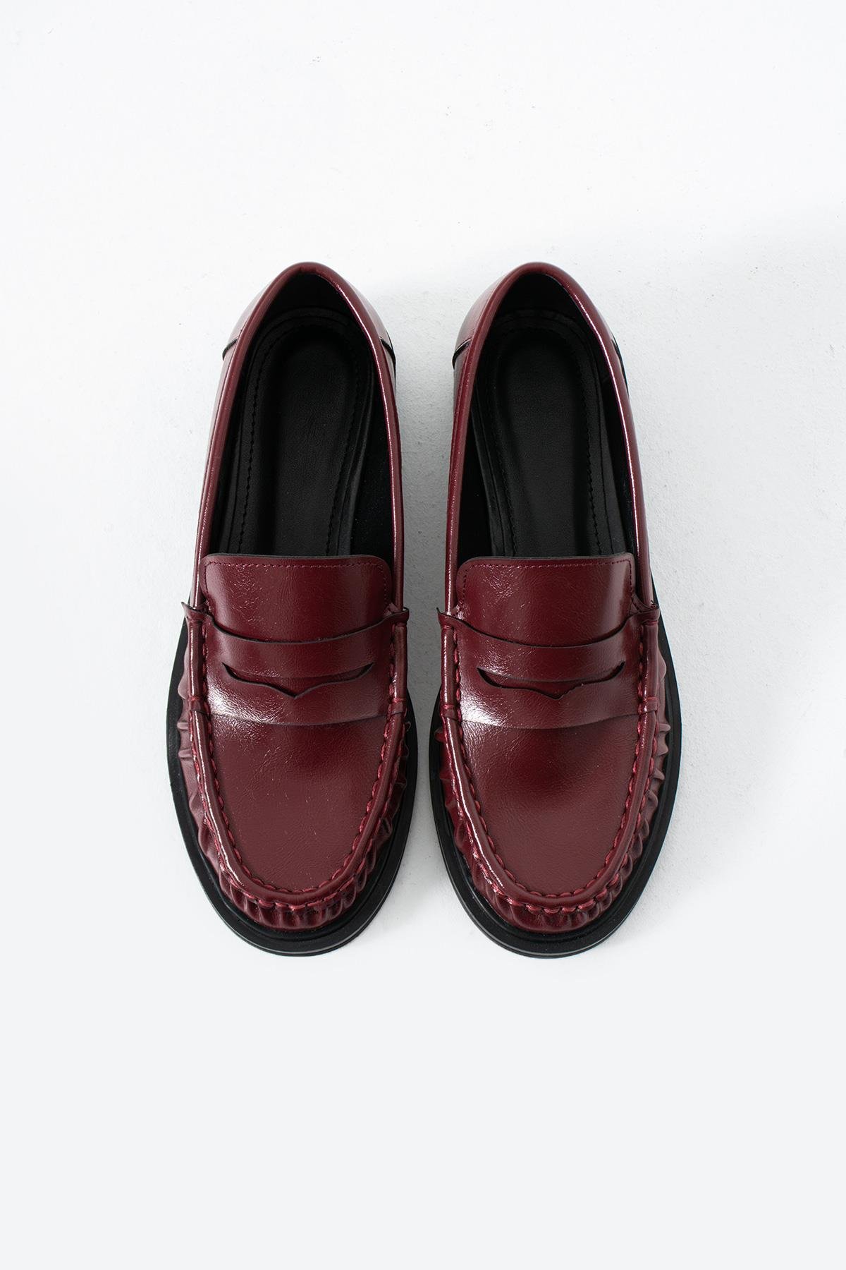 Büzgülü Bordo Cilt Makosen Kadın Ayakkabı