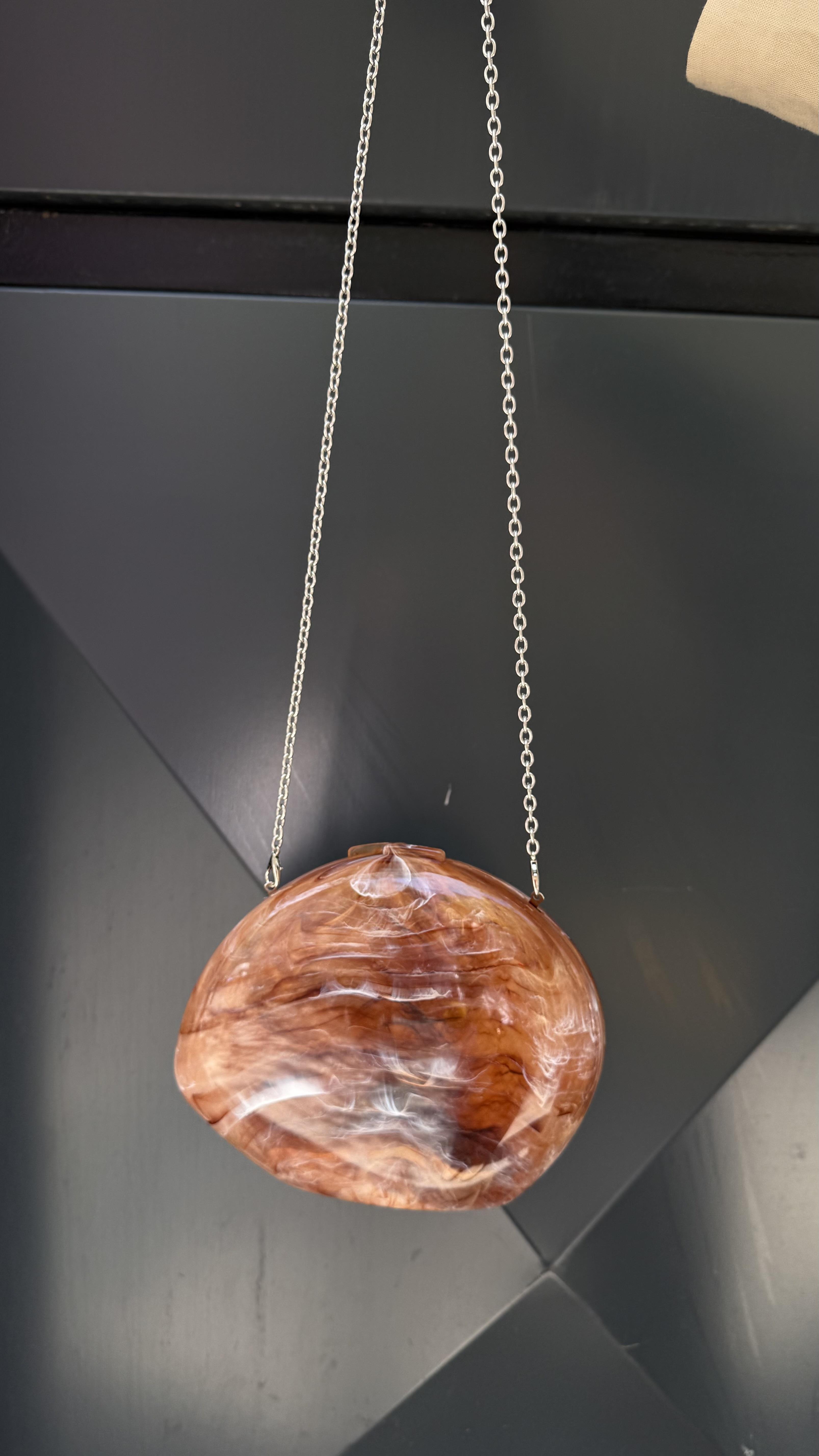 Damla Model Kahverengi Kemik Kutu Çanta