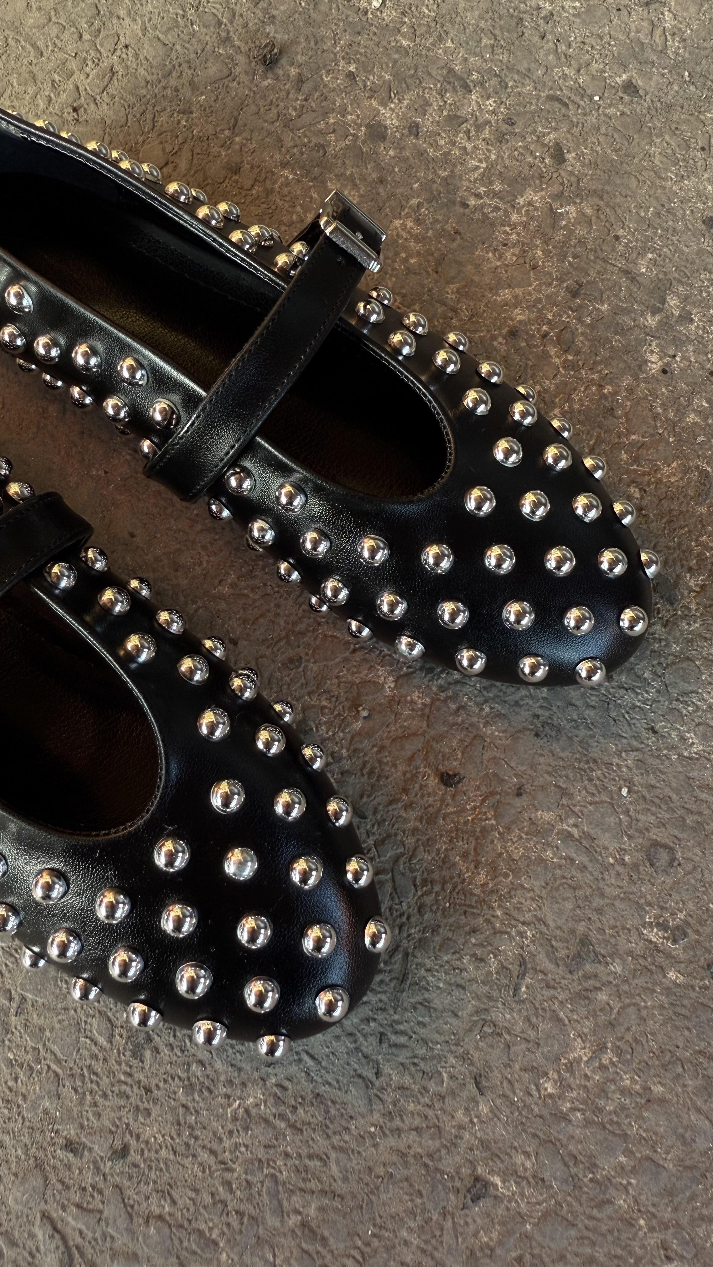 Disco Siyah Zımba Pim Detaylı Babet 