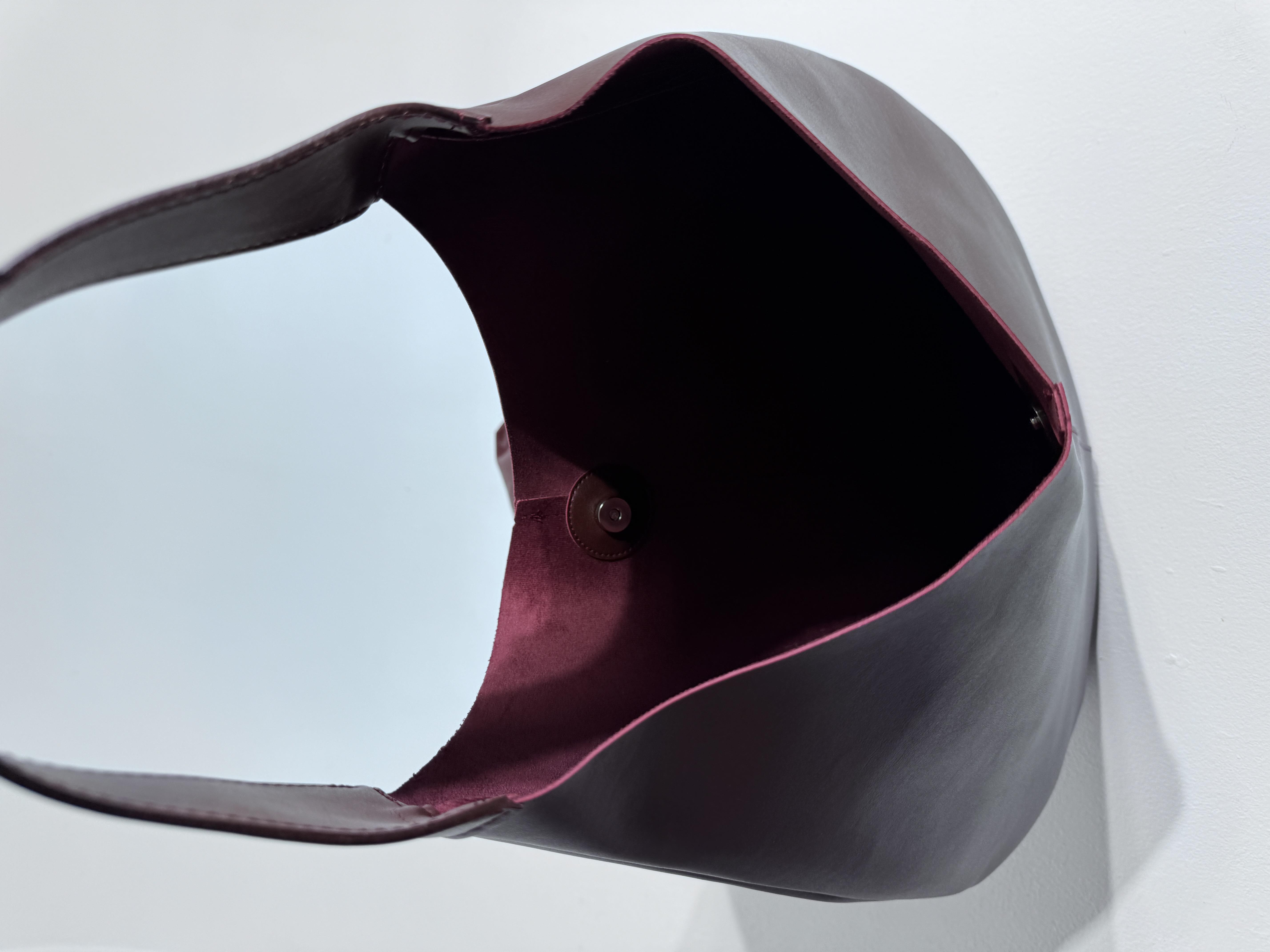 Elly Bucket Bordo Yuvarlak Poşet Görünüm Yavru Mini Detaylı Kadın Çanta