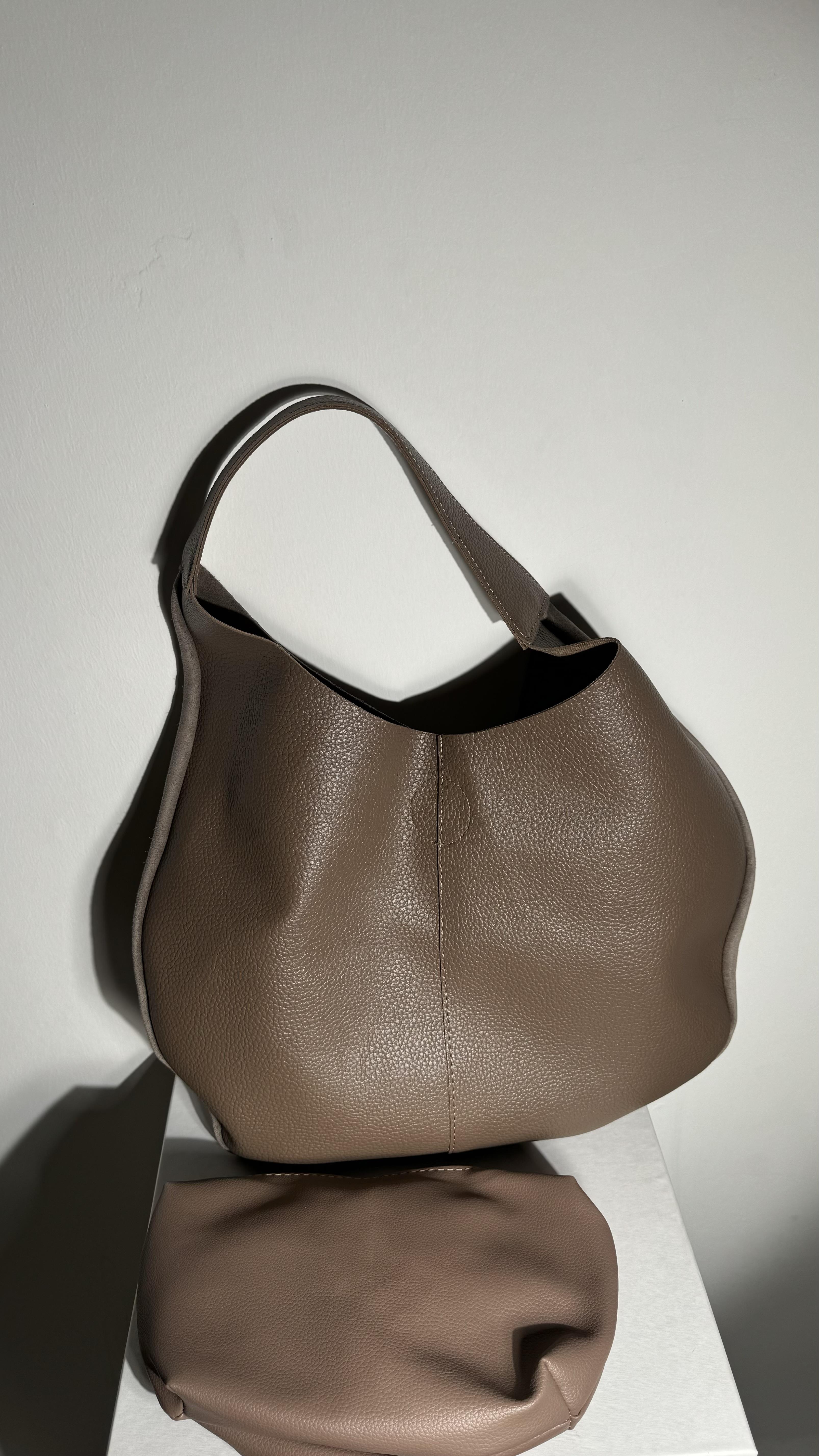 Felci Vizon Yuvarlak Yavru Detaylı Çanta