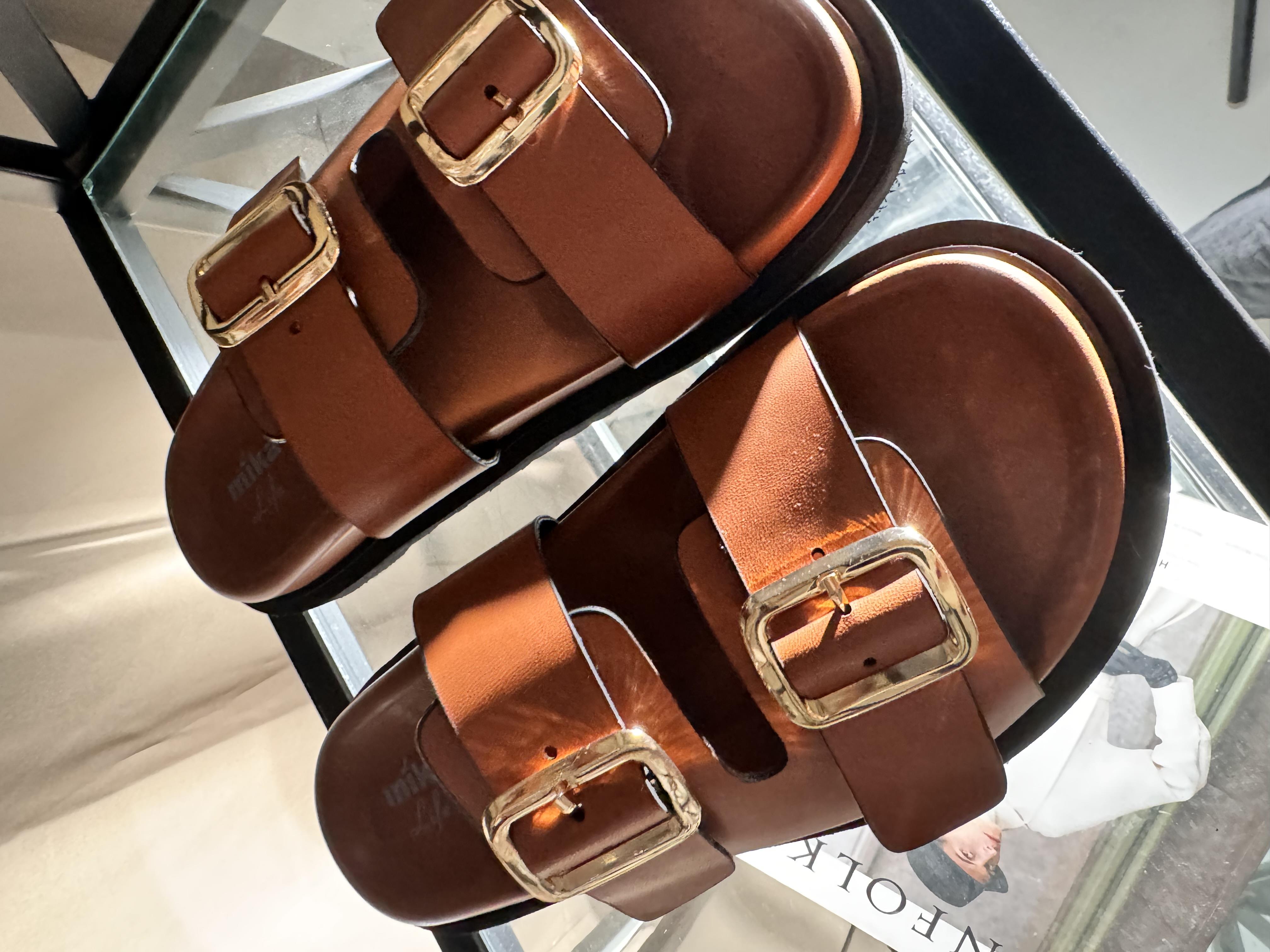 İndia Taba Deri Çift Bantlı Gold Tokalı Terlik