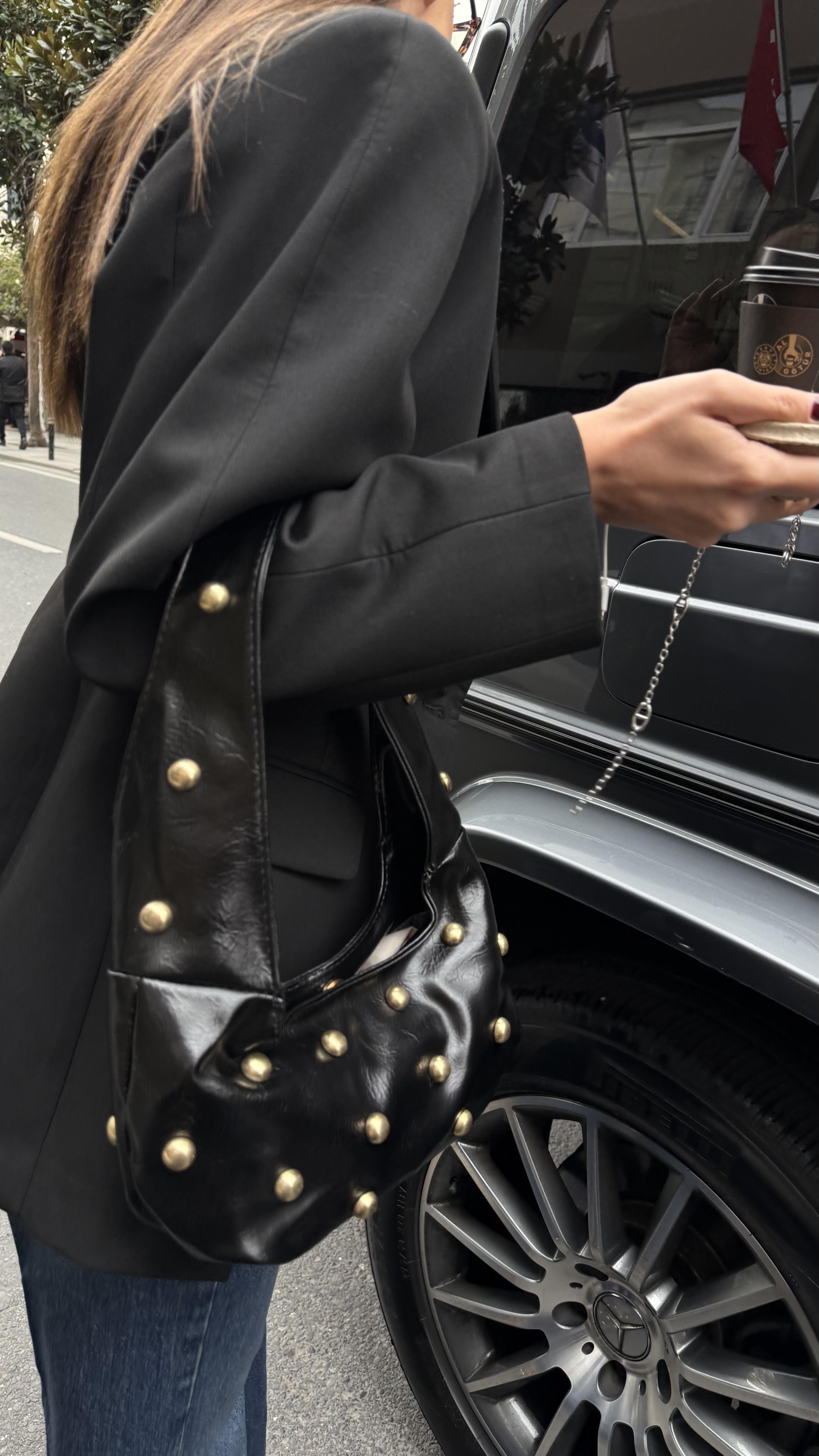 Kadın Zımbalı Kol Çantası Siyah