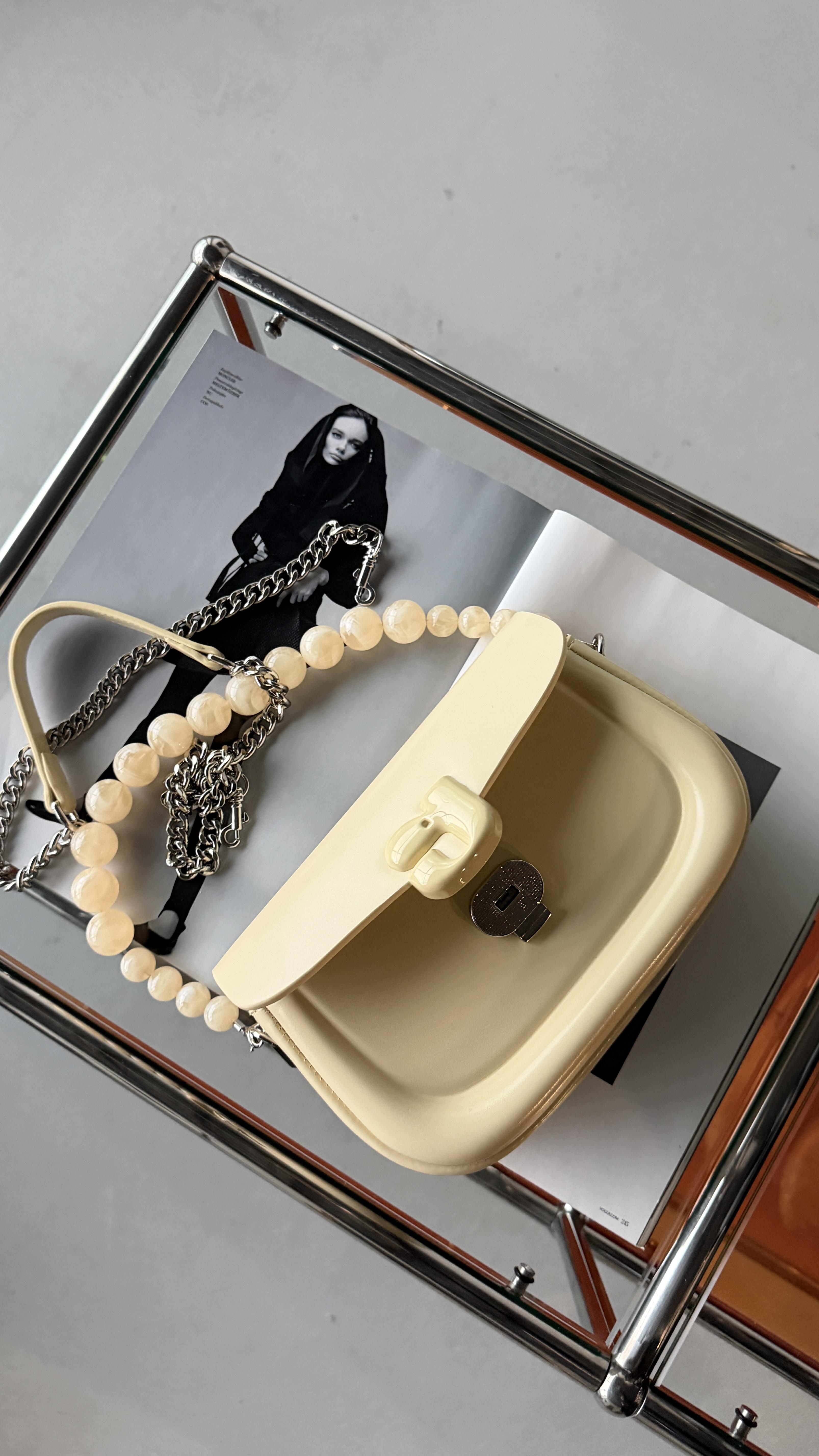 Pera Sarı Boncuk Detaylı Çift Askılı Mini Boy Çanta