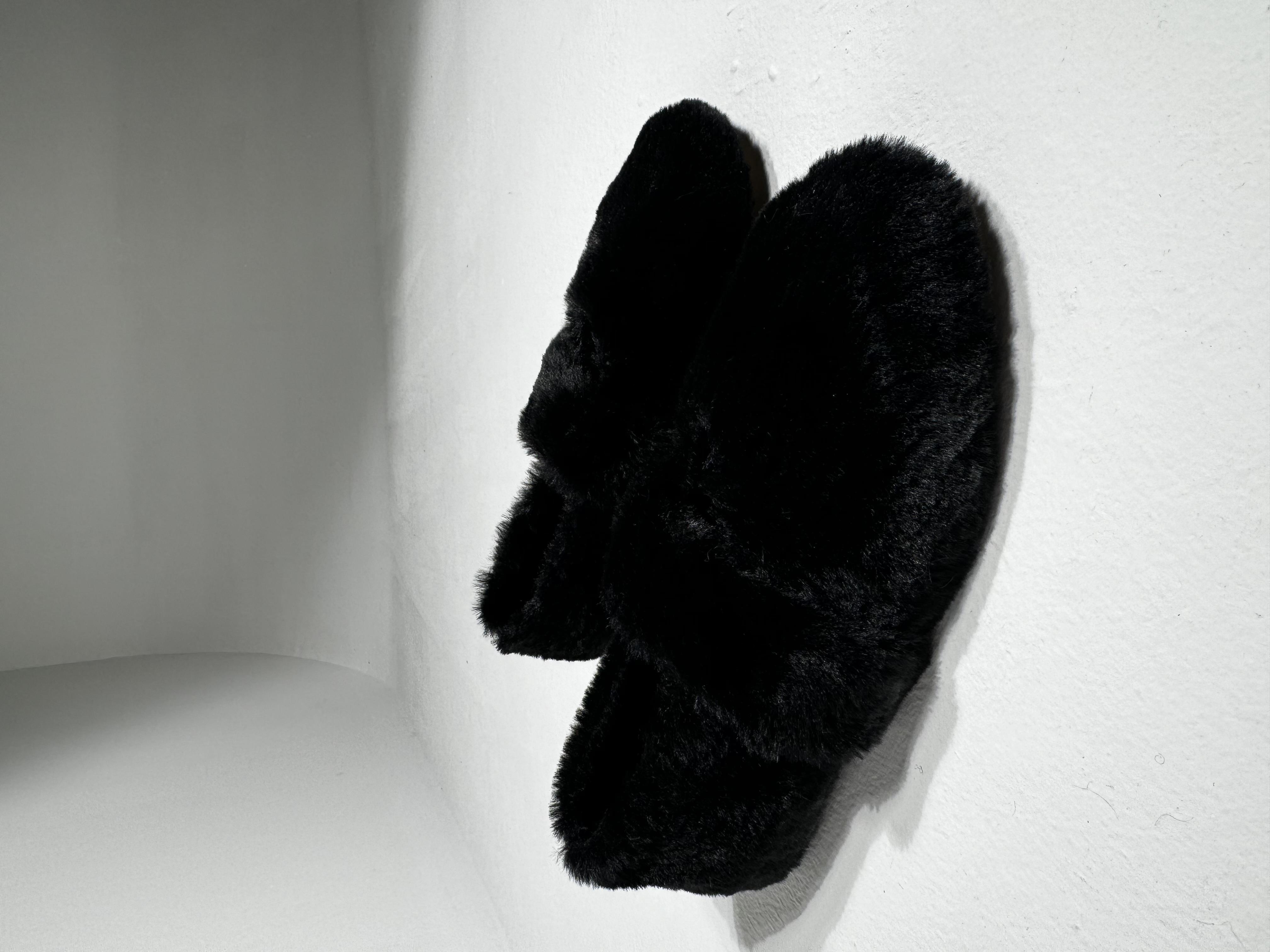 Plush Siyah Yumoş Bant Detaylı Babet