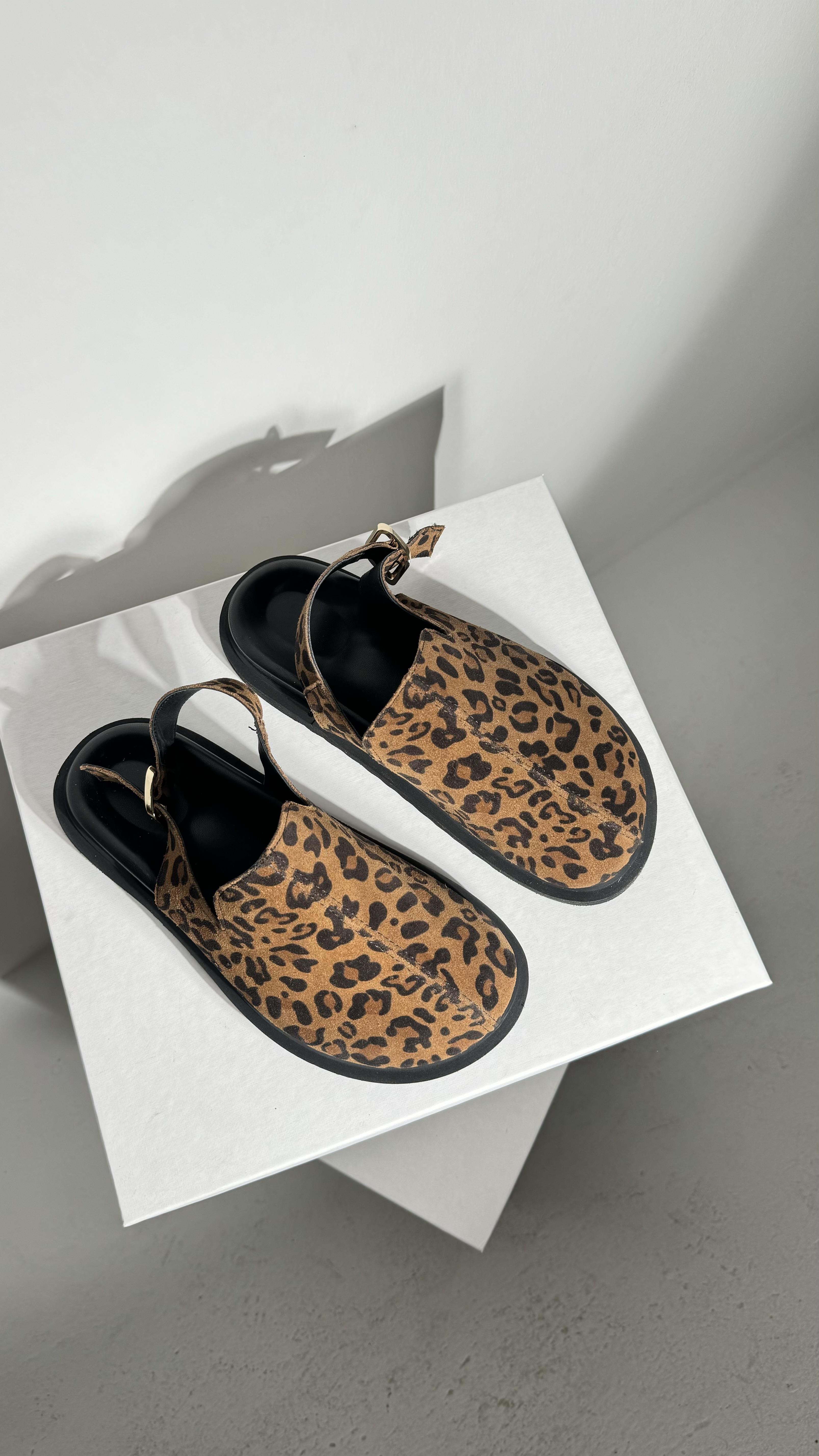 Rita Leopar Hakiki Deri Sabo Terlik