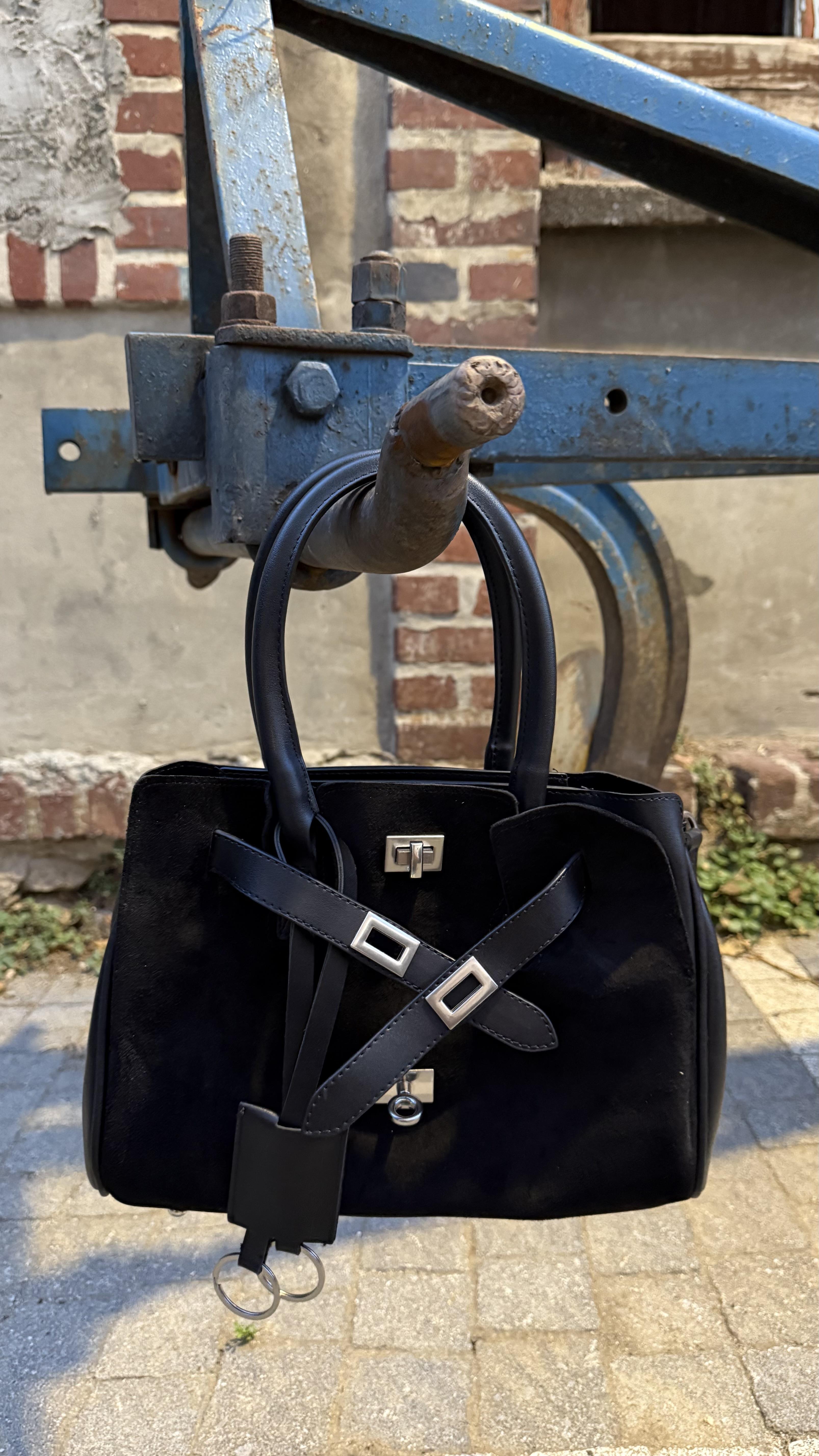 Siyah Gabriel Cilt Silver Aksesuarlı Çanta 