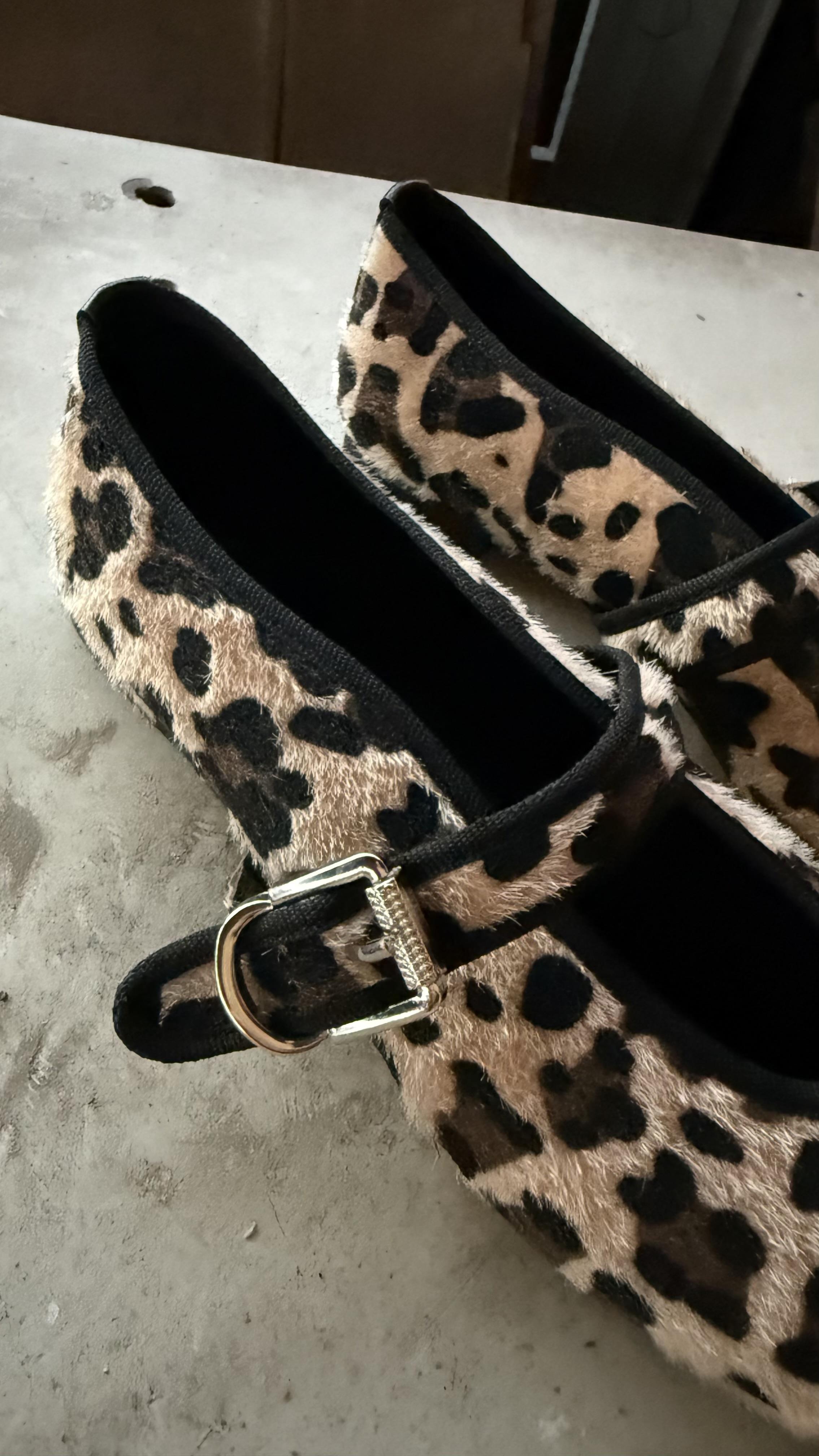 Todi Leopar Kadife Biyeli Düz Kadın Babet 