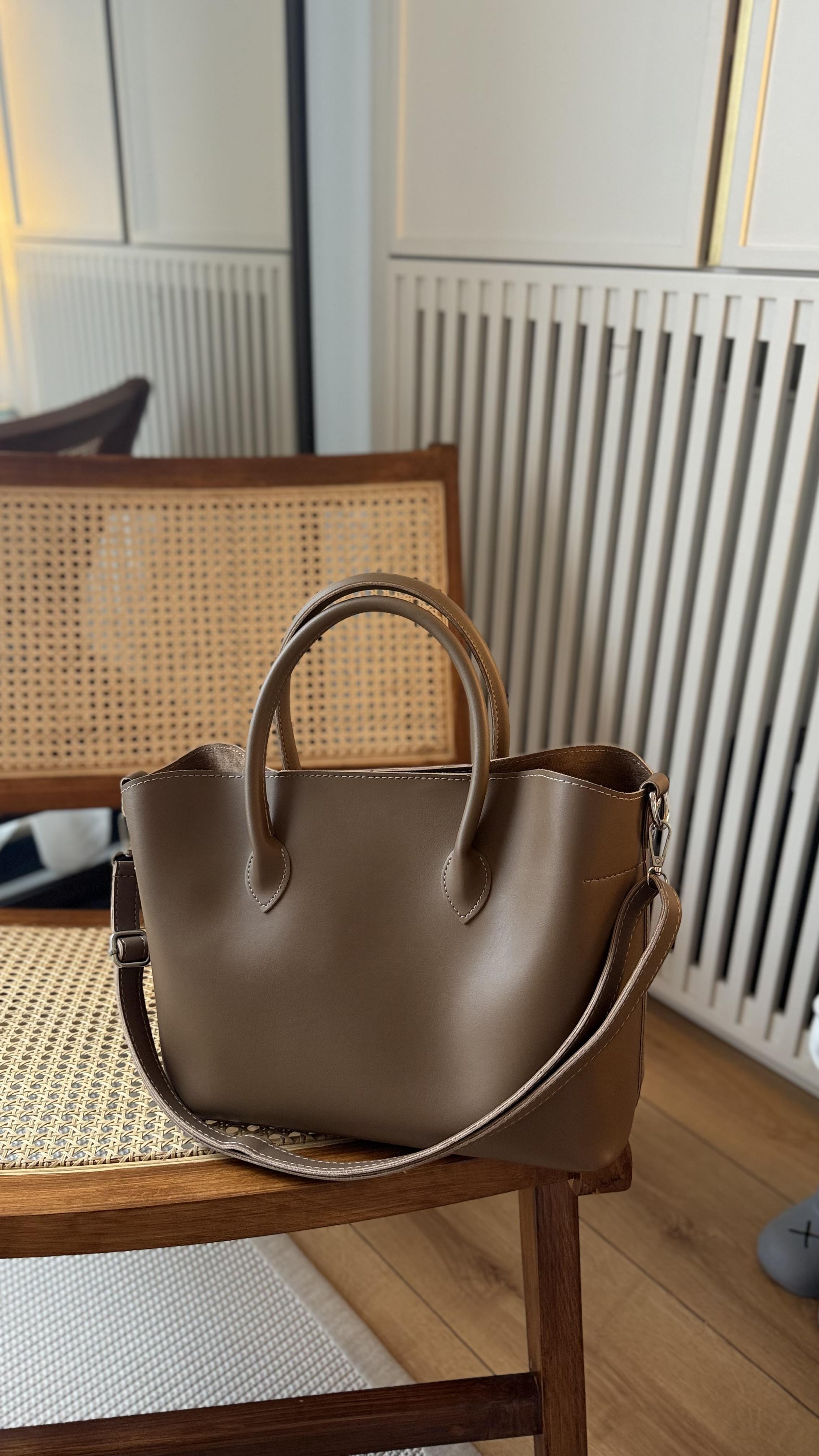 Tote Model Büyük Boy Yavrulu El ve ÇApraz Çanta Vizon