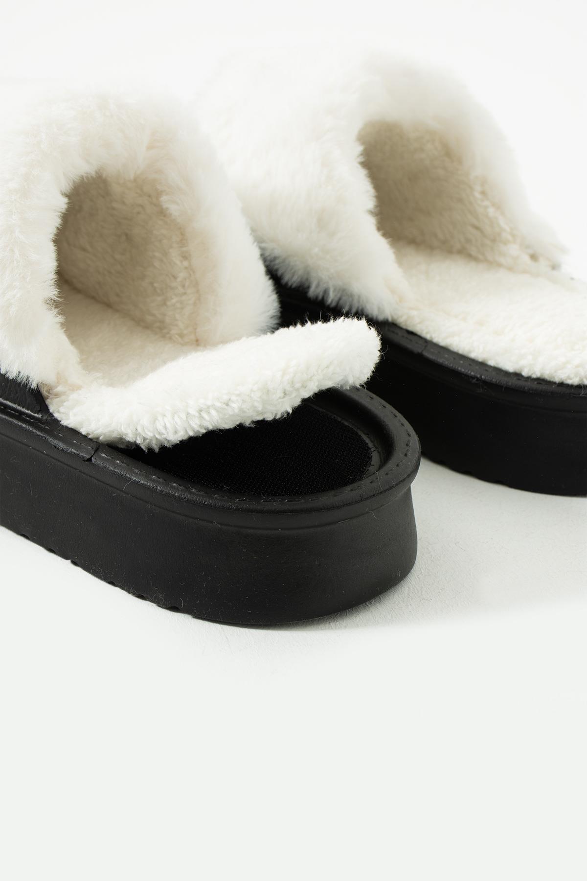 Tüylü Deri Görünümlü Terlik Siyah