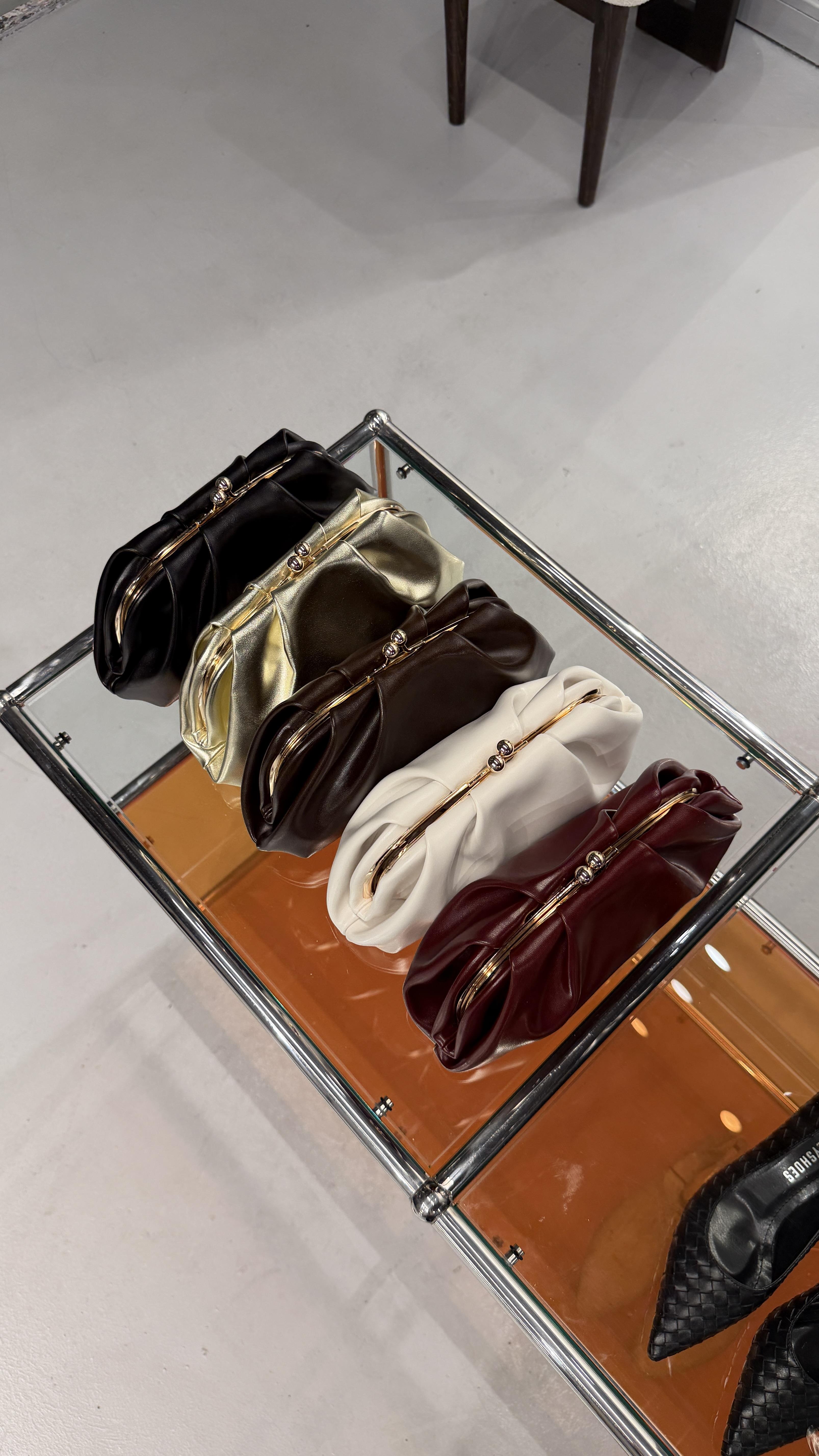 Velura Siyah Büzgü Detaylı Kadın Cluch Çanta