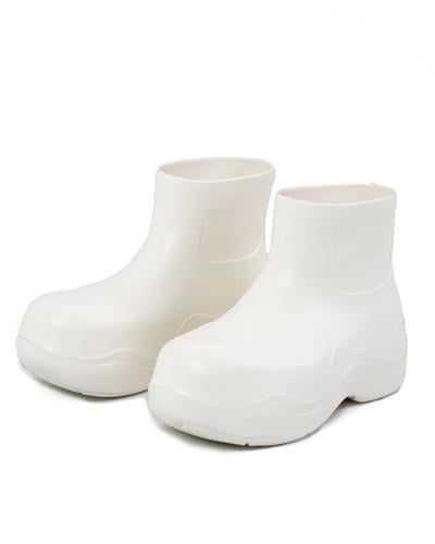 Botte Beyaz