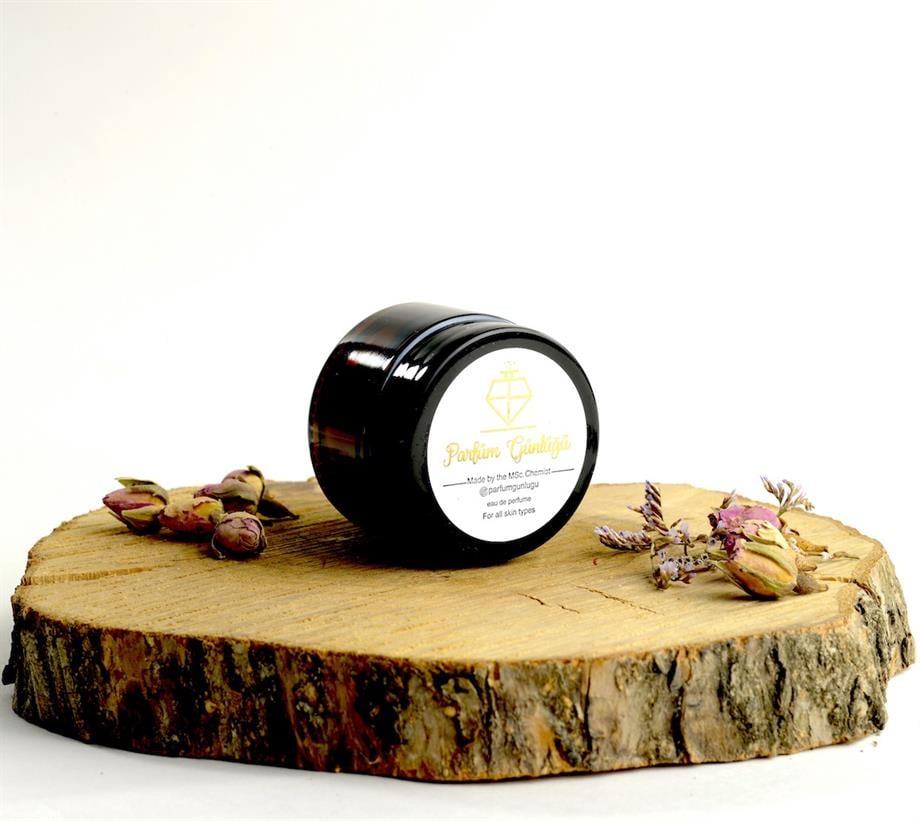 F-019 / Floral-Woody-Musk