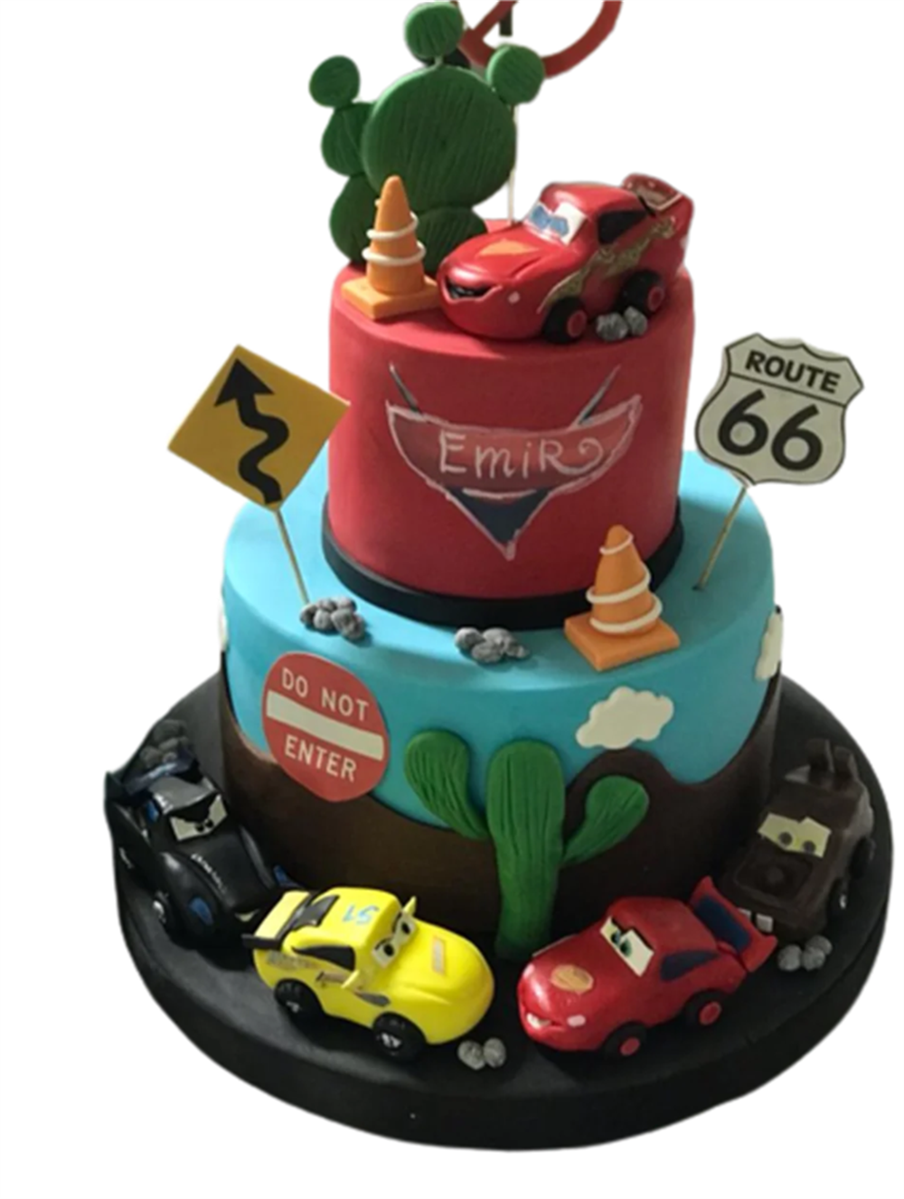 Arabalar Erkek Çocuk Doğum Günü Pastası