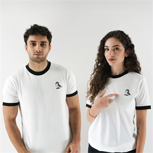 Yuvada Duran Kırlangıç Unisex Tişört Beyaz