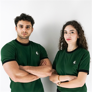 Yuvada Duran Kırlangıç Unisex Tişört Yeşil