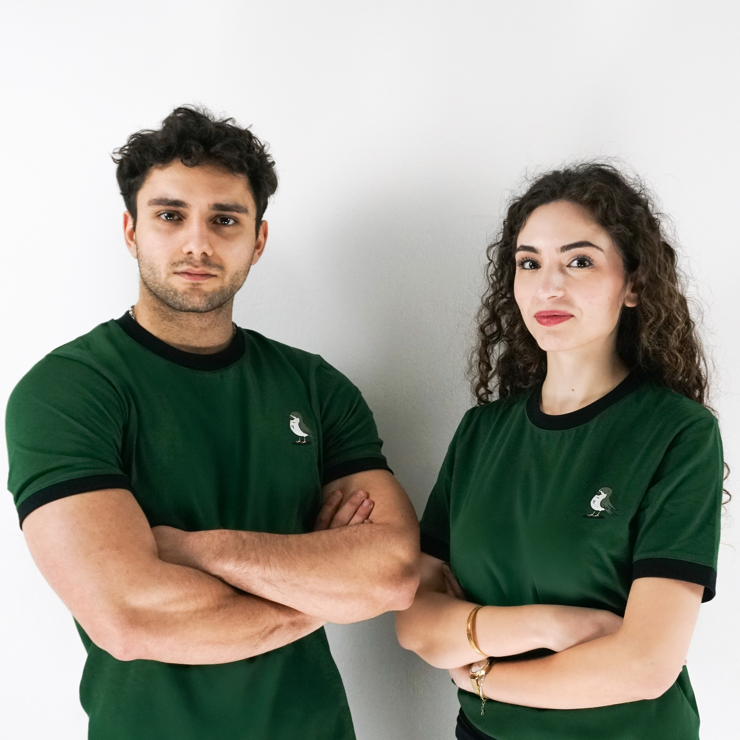 Yuvada Duran Kırlangıç Unisex Tişört Yeşil