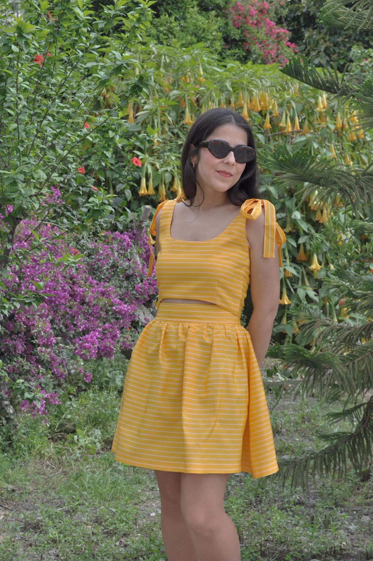 Sarı Kutnu Balerin Yaka Crop Top