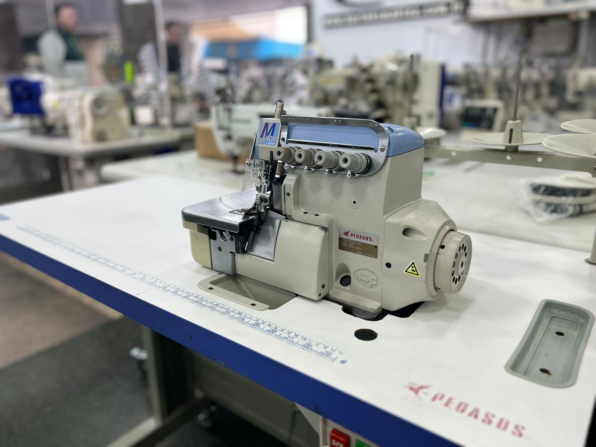 PEGASUS M900 Serisi 4 İplik Kafadan Motorlu Overlok Makinası